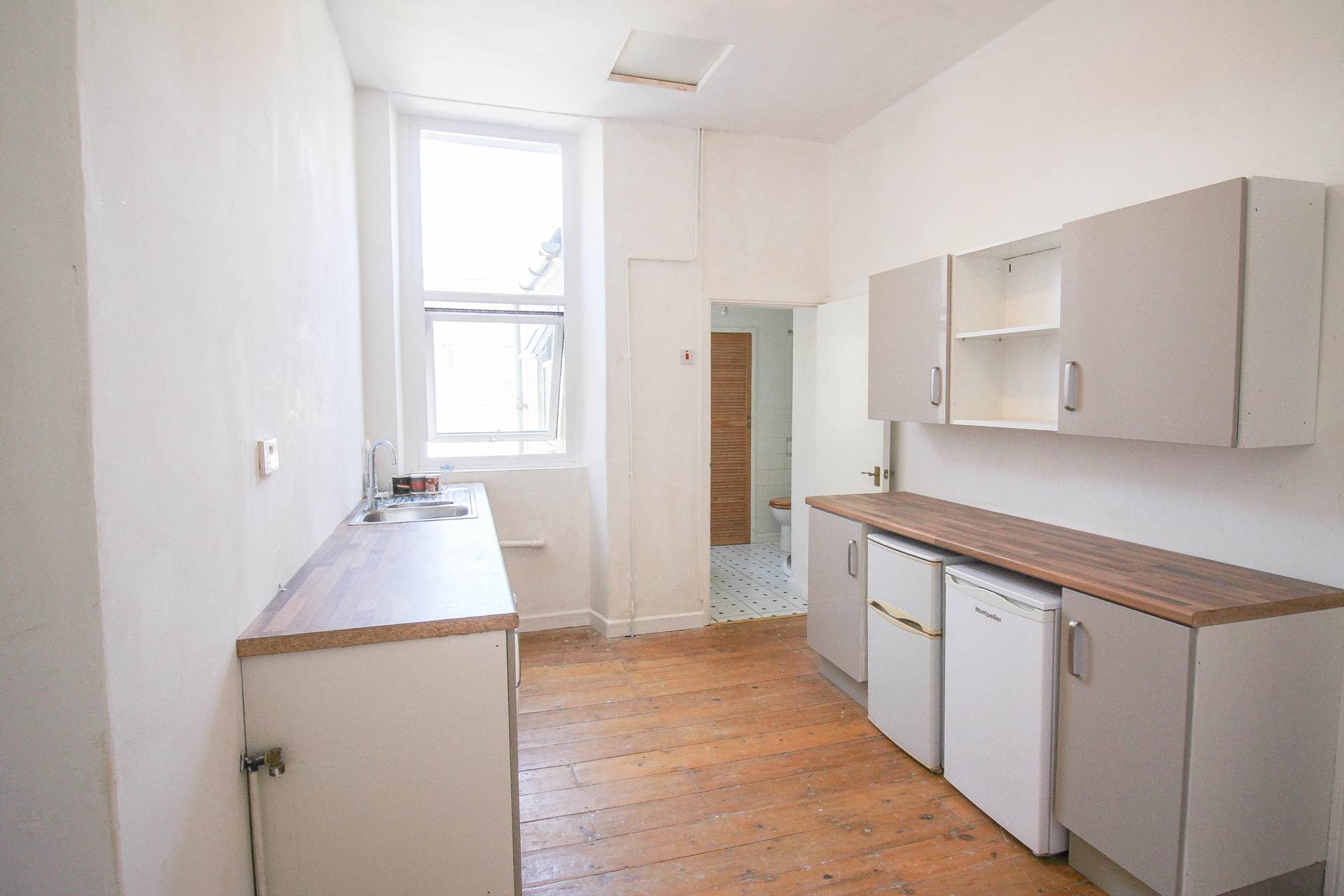 West Street**Just Off Beach Front**Home & Income**, Image 5