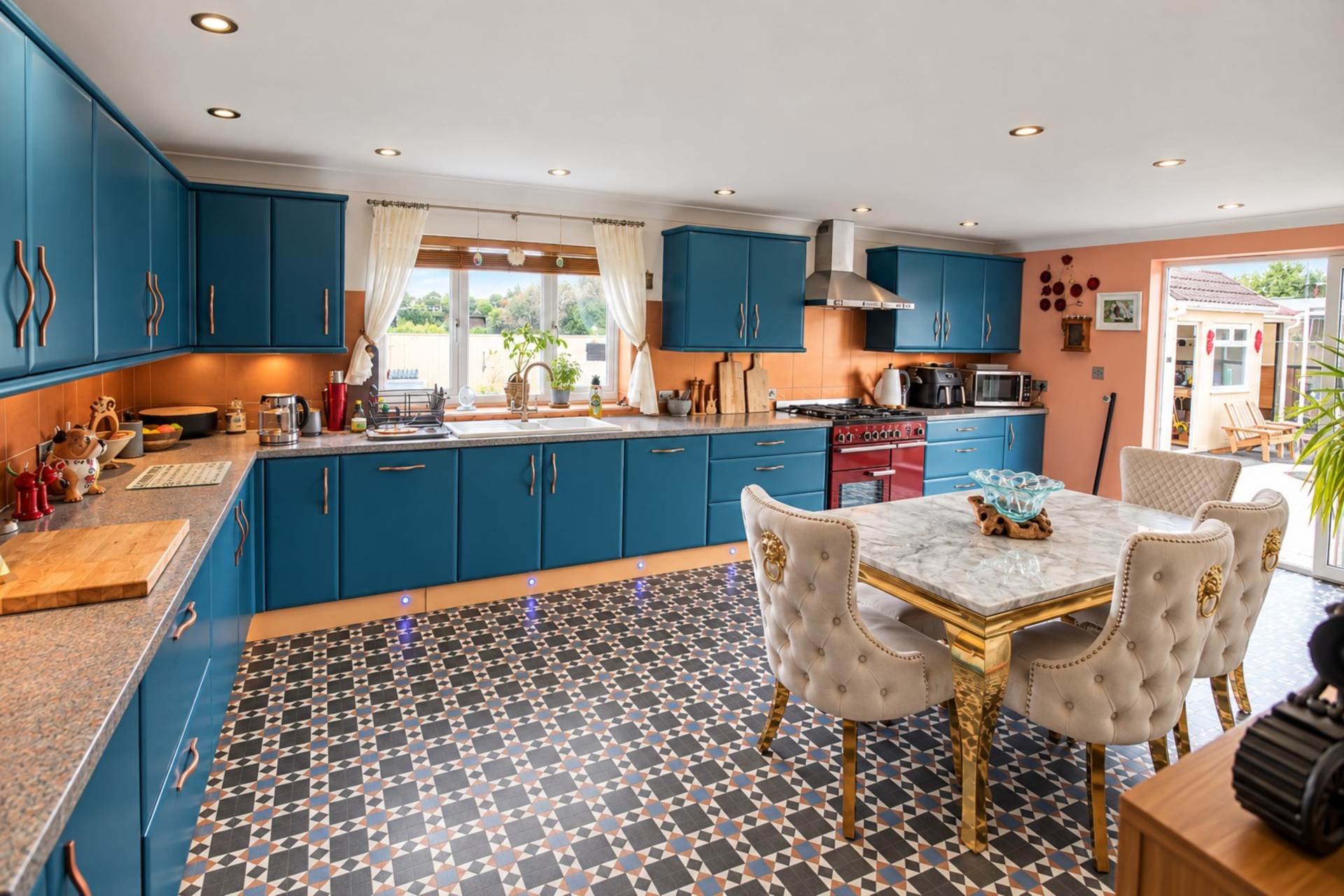 **Sand Bay**Perfect for Dual Occupancy**Swimming Pool Complex**2 Minutes to Beach**, Image 13