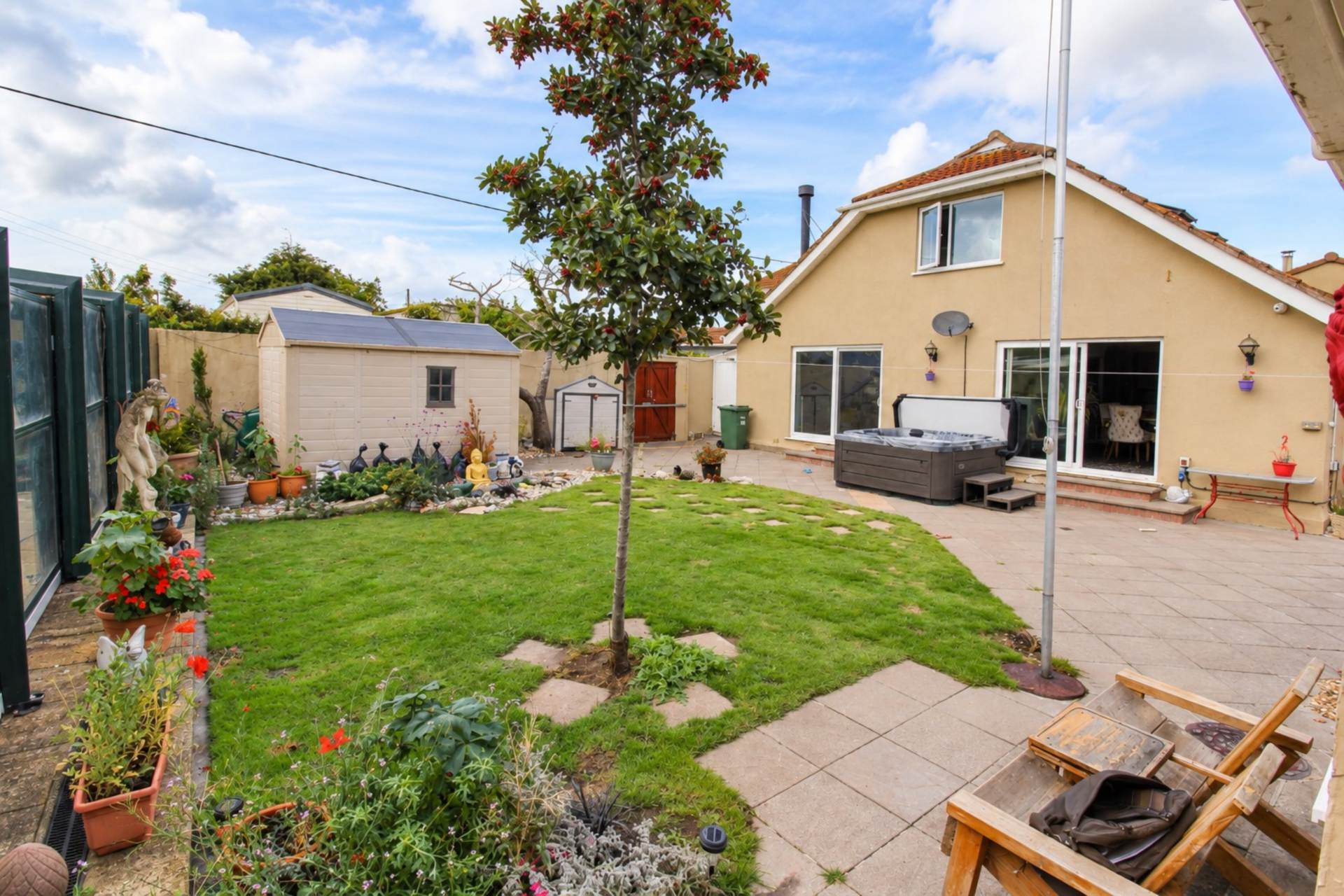 **Sand Bay**Perfect for Dual Occupancy**Swimming Pool Complex**2 Minutes to Beach**, Image 25