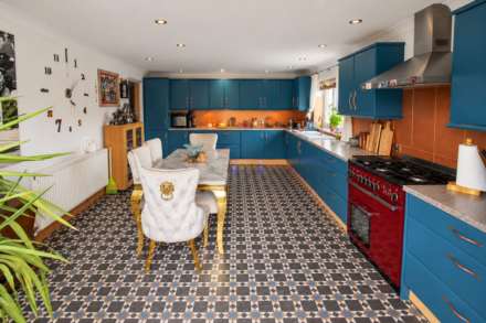 **Sand Bay**Perfect for Dual Occupancy**Swimming Pool Complex**2 Minutes to Beach**, Image 12