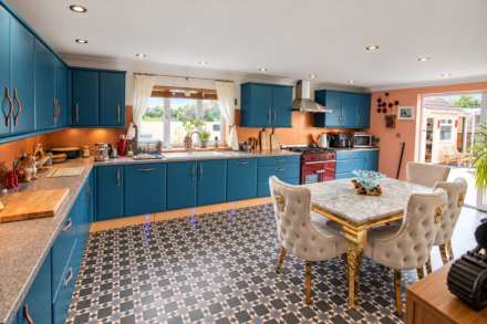 **Sand Bay**Perfect for Dual Occupancy**Swimming Pool Complex**2 Minutes to Beach**, Image 13