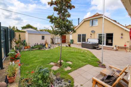 **Sand Bay**Perfect for Dual Occupancy**Swimming Pool Complex**2 Minutes to Beach**, Image 25