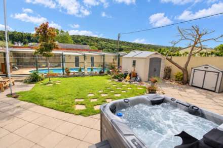 **Sand Bay**Perfect for Dual Occupancy**Swimming Pool Complex**2 Minutes to Beach**, Image 26