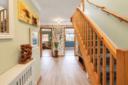 **Sand Bay**Perfect for Dual Occupancy**Swimming Pool Complex**2 Minutes to Beach**, Image 8
