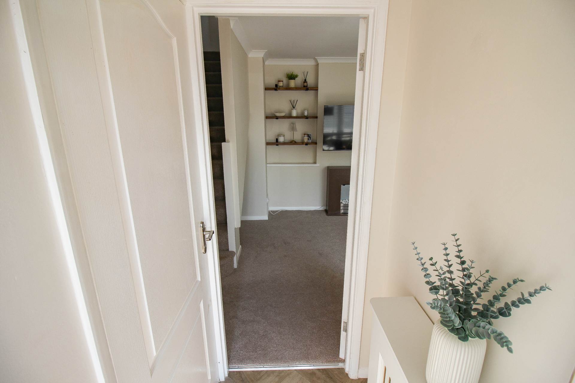 Richards Close**Beautifully presented**Large Sunny Garden**3 Bedrooms**Extra Living Space**, Image 18