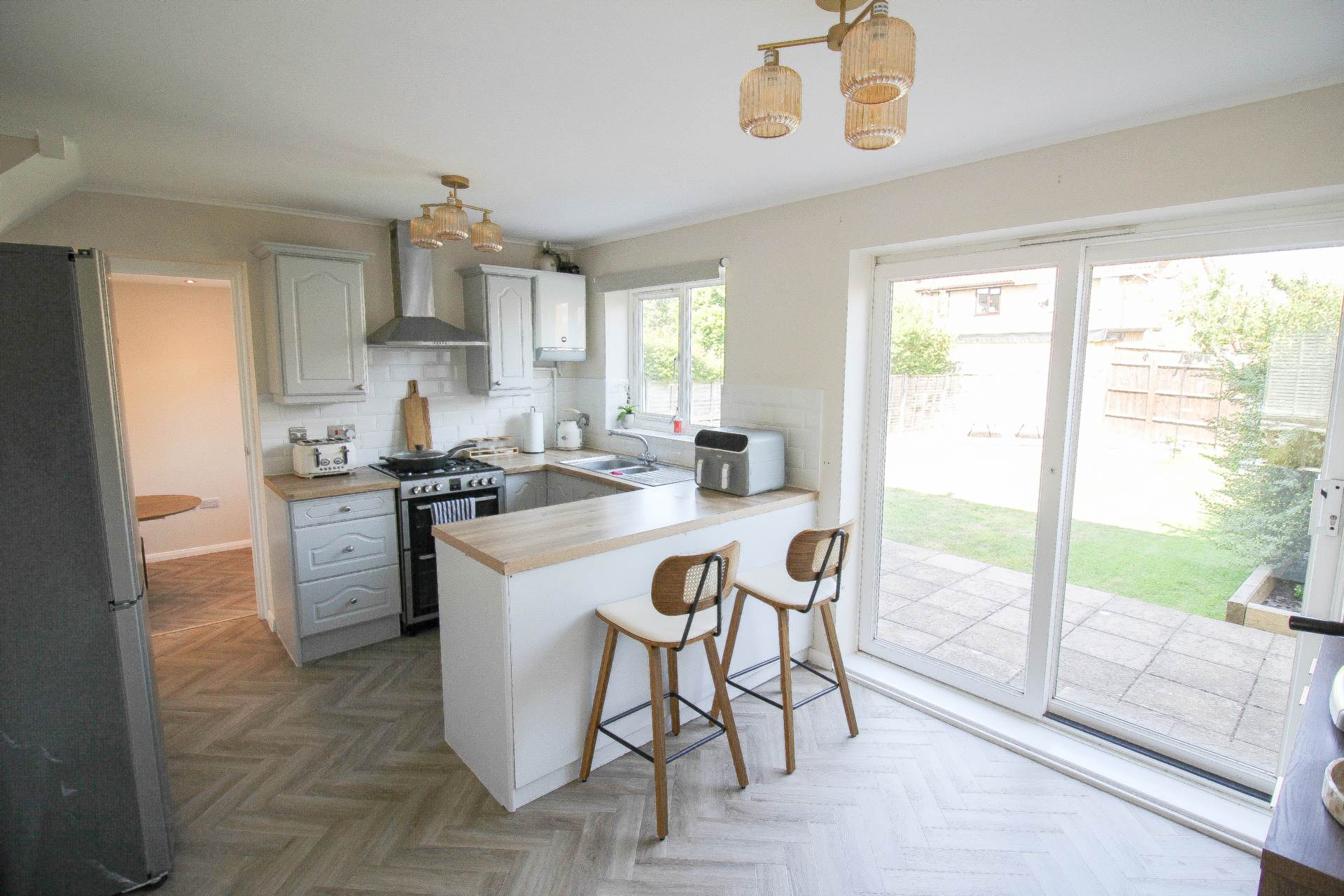 Richards Close**Beautifully presented**Large Sunny Garden**3 Bedrooms**Extra Living Space**, Image 7