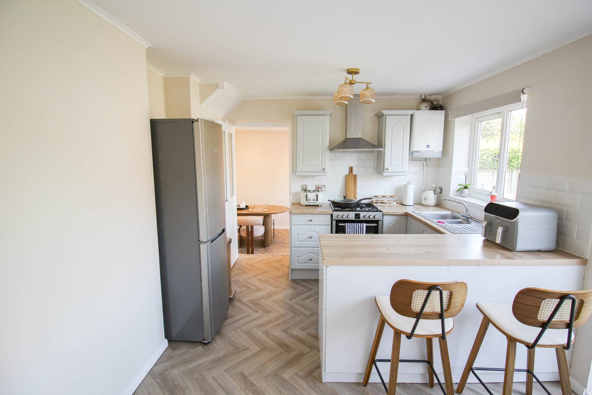 Richards Close**Beautifully presented**Large Sunny Garden**3 Bedrooms**Extra Living Space**, Image 8