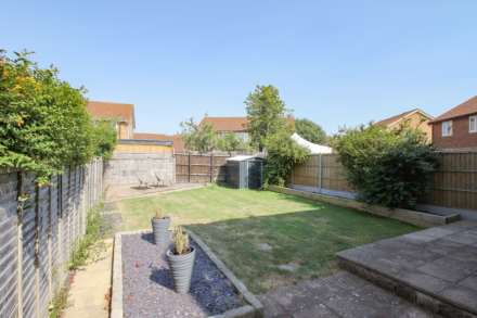 Richards Close**Beautifully presented**Large Sunny Garden**3 Bedrooms**Extra Living Space**, Image 2
