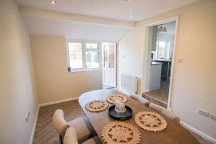 Richards Close**Beautifully presented**Large Sunny Garden**3 Bedrooms**Extra Living Space**, Image 5