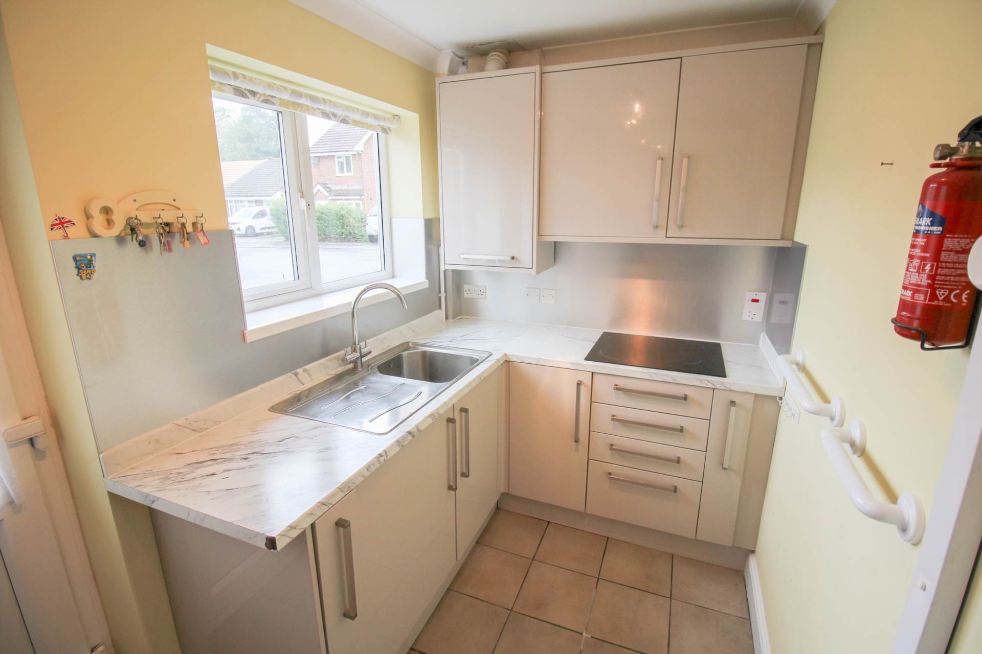 **Banwell**2 Bedrooms**Corner Plot**Conservatory**No Onward Chain**, Image 5