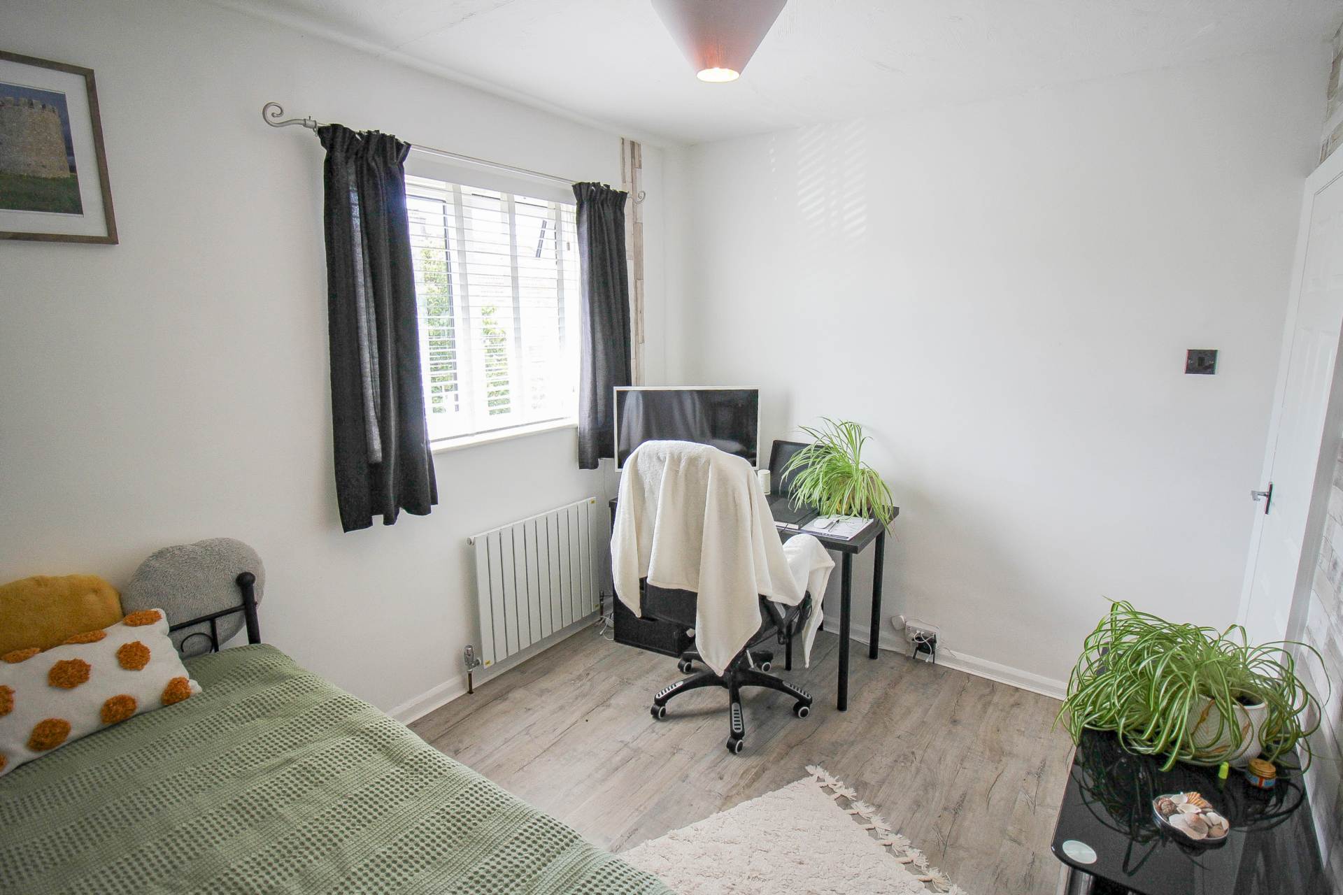 **Central Location**3 Good Sized Bedrooms**140 SQM Garden Including Workshop**Very Well Presented Inside & Out**, Image 9