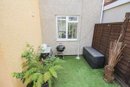 **Central Location**3 Good Sized Bedrooms**140 SQM Garden Including Workshop**Very Well Presented Inside & Out**, Image 18