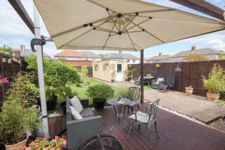 **Central Location**3 Good Sized Bedrooms**140 SQM Garden Including Workshop**Very Well Presented Inside & Out**, Image 19