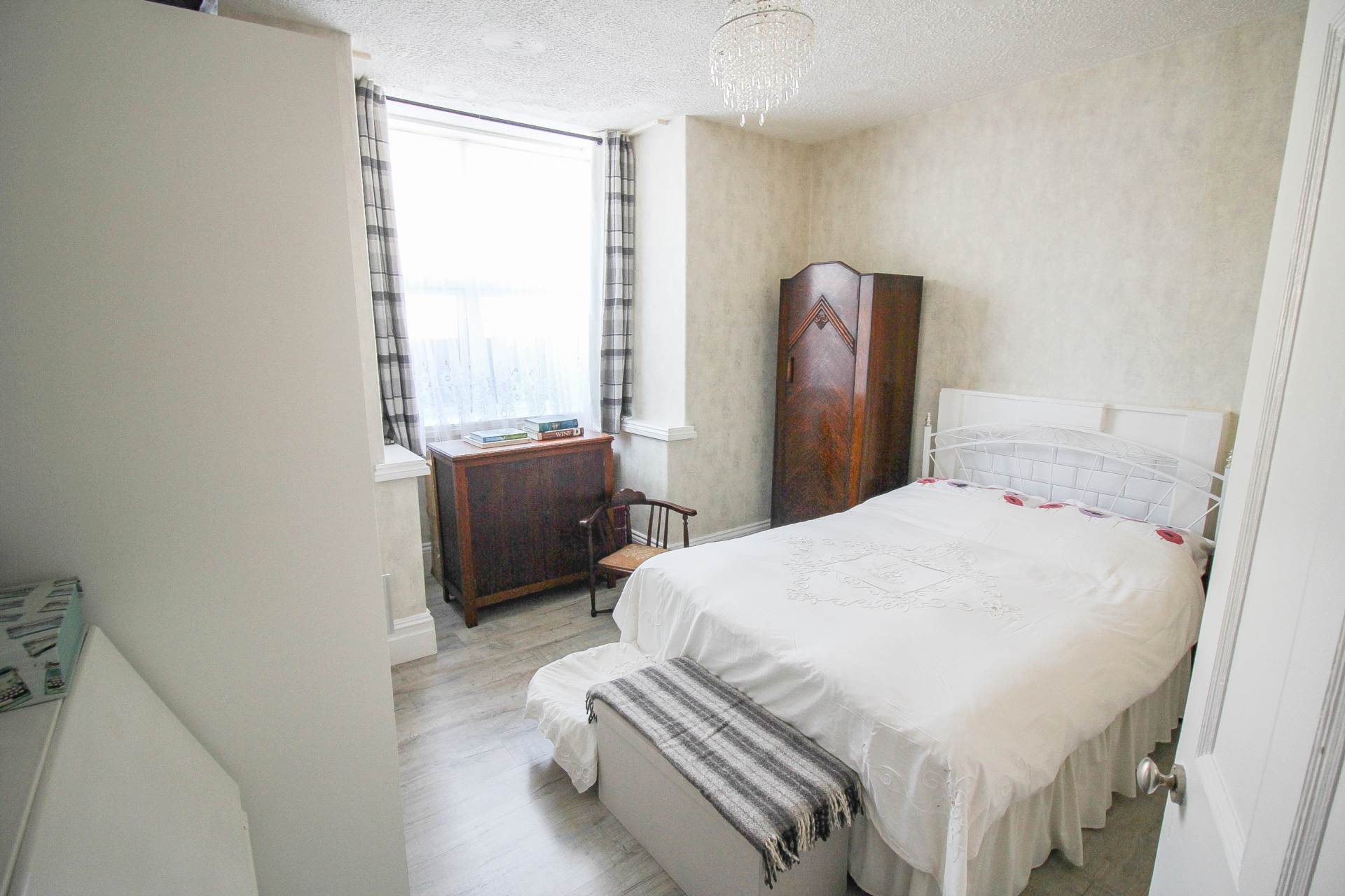 Centrally Located**Beautifully Presented**Private Sunny Garden**, Image 11