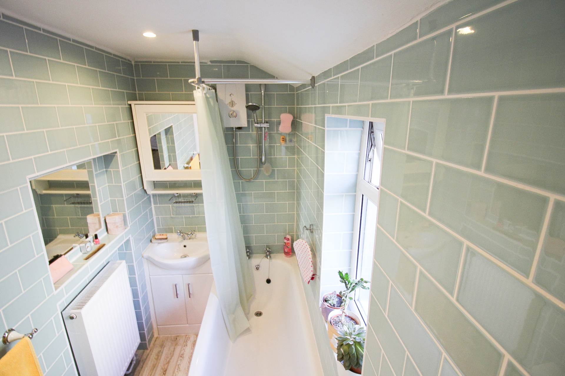 Centrally Located**Beautifully Presented**Private Sunny Garden**, Image 14