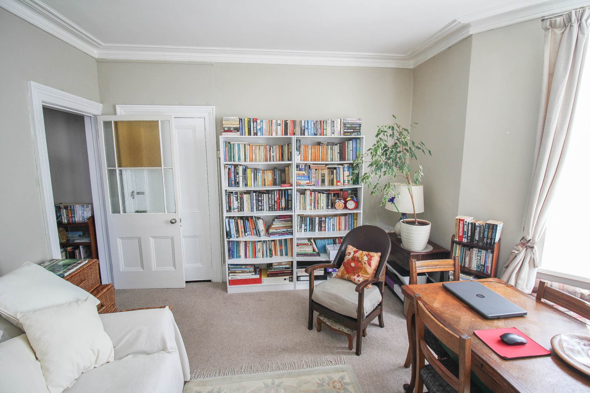 Centrally Located**Beautifully Presented**Private Sunny Garden**, Image 4