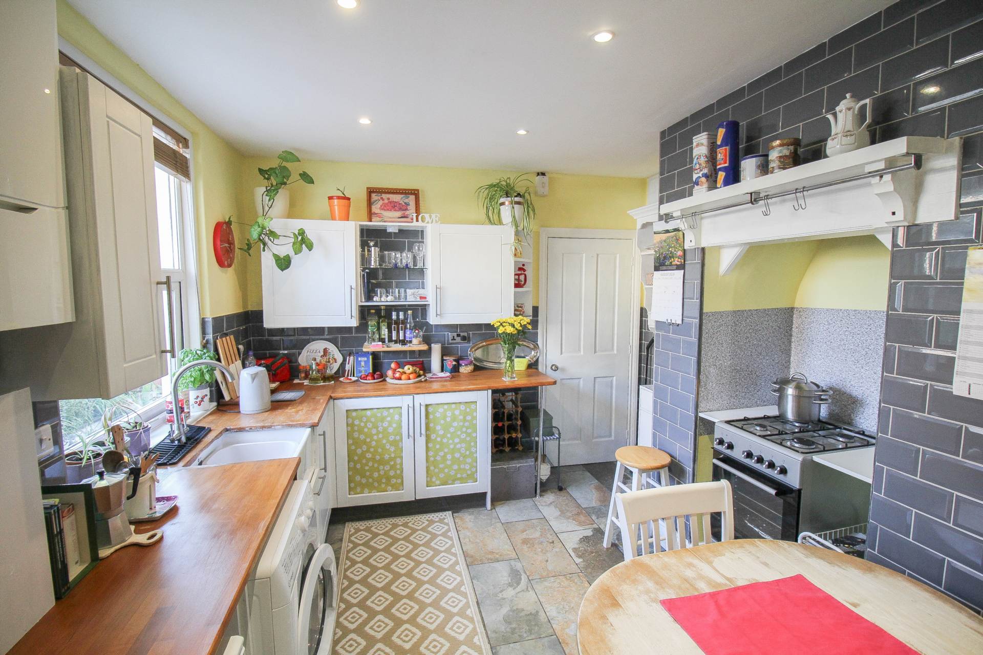 Centrally Located**Beautifully Presented**Private Sunny Garden**, Image 7