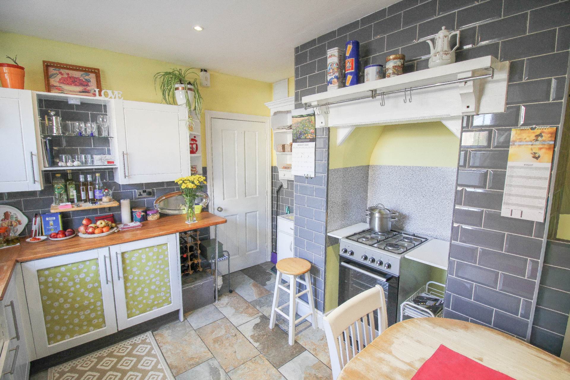 Centrally Located**Beautifully Presented**Private Sunny Garden**, Image 8