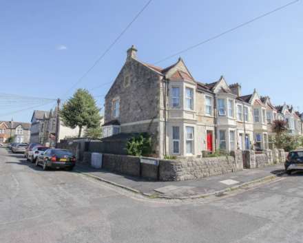 Centrally Located**Beautifully Presented**Private Sunny Garden**