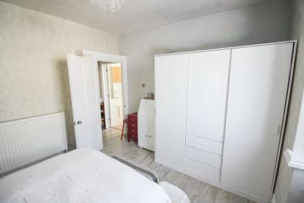 Centrally Located**Beautifully Presented**Private Sunny Garden**, Image 10