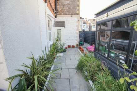 Centrally Located**Beautifully Presented**Private Sunny Garden**, Image 17