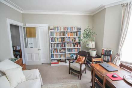 Centrally Located**Beautifully Presented**Private Sunny Garden**, Image 4