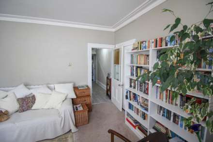 Centrally Located**Beautifully Presented**Private Sunny Garden**, Image 5
