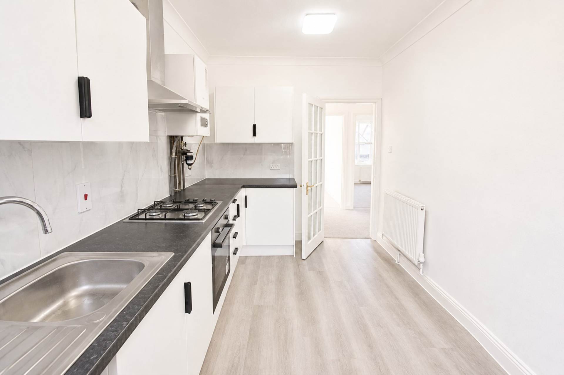 Whitecross Road**Fully Refurbished**Ideal Location**Two Double Bedrooms**, Image 7