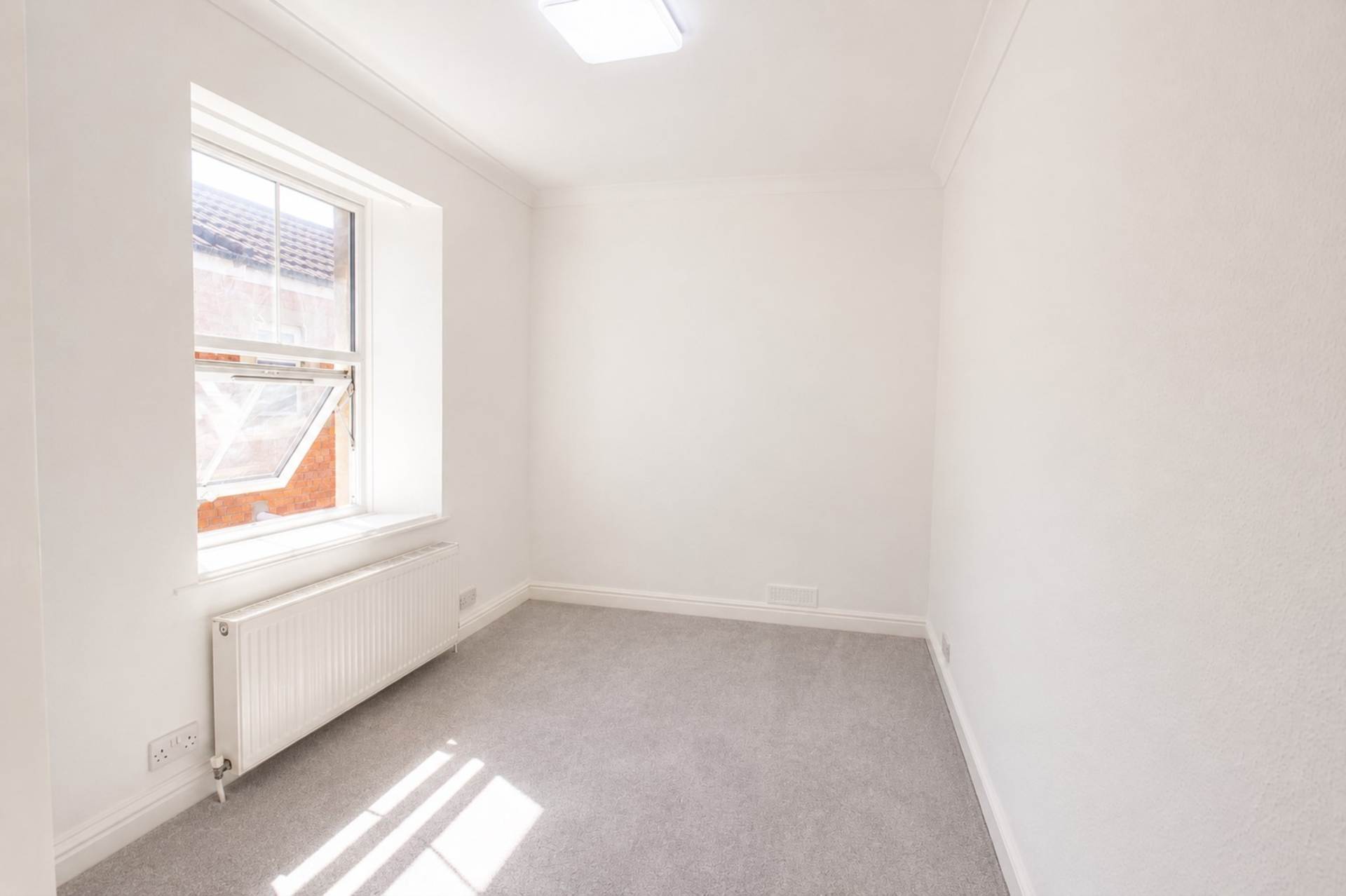 Whitecross Road**Fully Refurbished**Ideal Location**Two Double Bedrooms**, Image 9