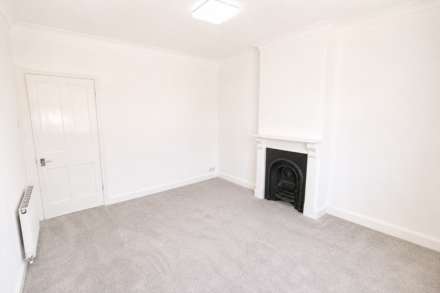Whitecross Road**Fully Refurbished**Ideal Location**Two Double Bedrooms**, Image 4