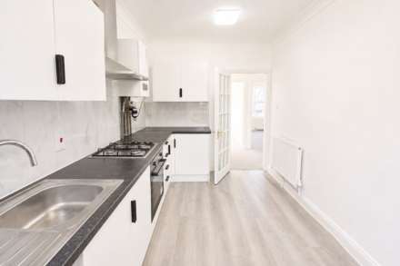 Whitecross Road**Fully Refurbished**Ideal Location**Two Double Bedrooms**, Image 7