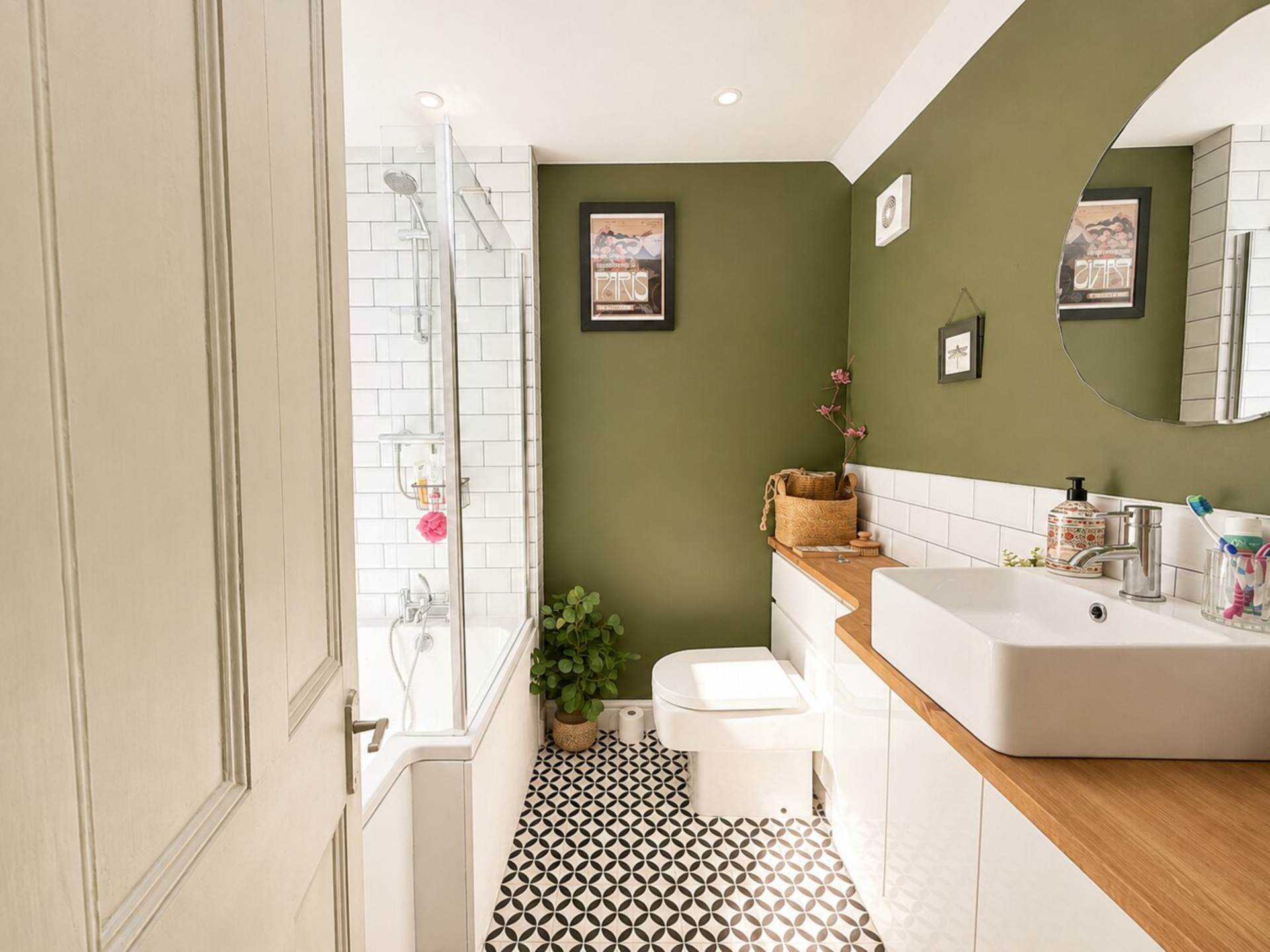 Hill Road -  Modernised & Character Filled Victorian Home, Image 17