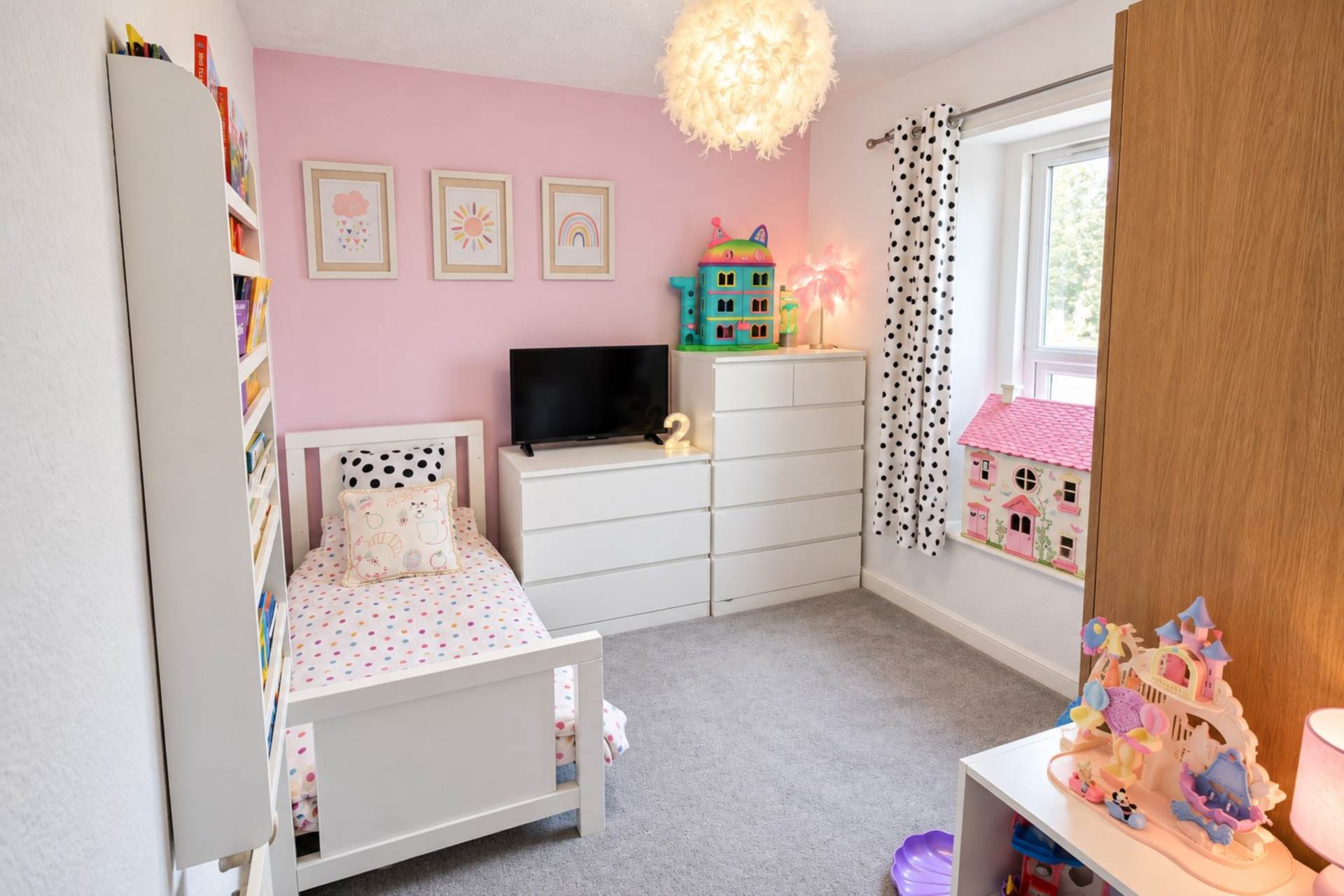 **Sea Front Location**Two Double Bedrooms**Parking & Garden Area**Beautifully Presented**, Image 14