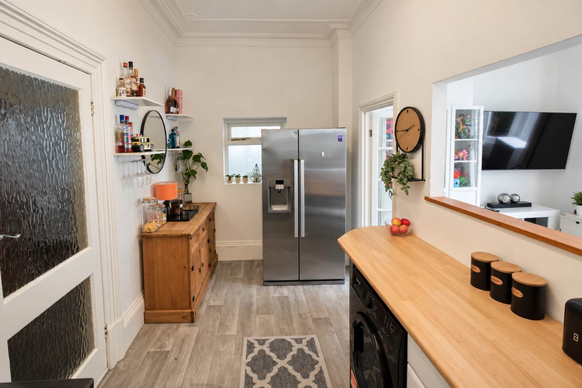 **Sea Front Location**Two Double Bedrooms**Parking & Garden Area**Beautifully Presented**, Image 9