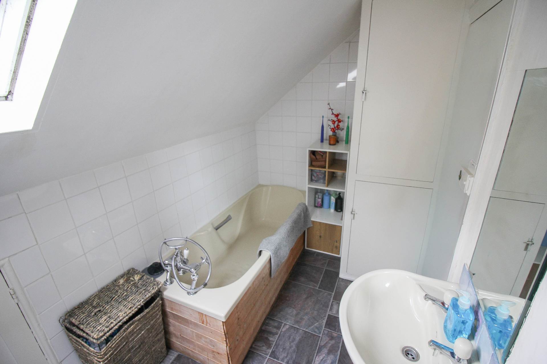 Hillside Location**Double Bedroom**Perfect First Time Buy**, Image 12