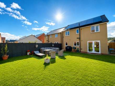 Lancaster Crescent, Haywood Village - Fully Off-Grid Modern Home, Image 10
