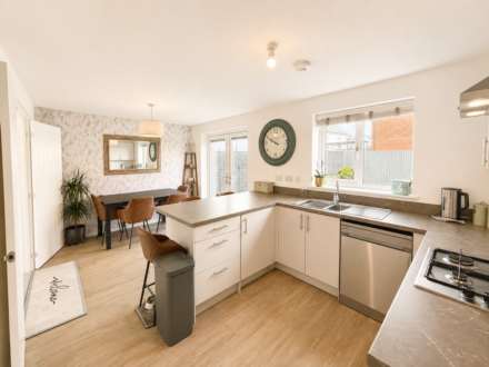 Lancaster Crescent, Haywood Village - Fully Off-Grid Modern Home, Image 5