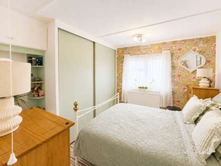 Oaktree Park, Locking - 12 Months Full Residency, Image 10