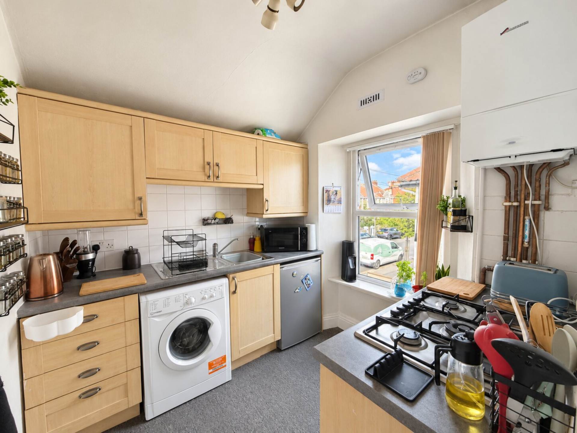 Bridge Road, Superb First Time Buyers Flat - Own Private Entrance, Image 8