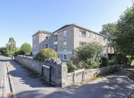 **Queens Road**Super Location Opposite Grove Park**2 Minutes to Town**Two Double Bedrooms**Lounge with Juliet Balcony**