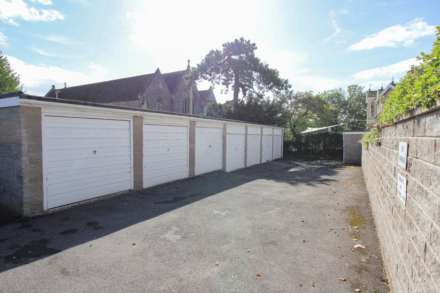 **Queens Road**Super Location Opposite Grove Park**2 Minutes to Town**Two Double Bedrooms**Lounge with Juliet Balcony**, Image 13