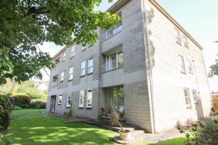 **Queens Road**Super Location Opposite Grove Park**2 Minutes to Town**Two Double Bedrooms**Lounge with Juliet Balcony**, Image 17