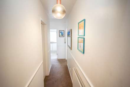 **Queens Road**Super Location Opposite Grove Park**2 Minutes to Town**Two Double Bedrooms**Lounge with Juliet Balcony**, Image 8
