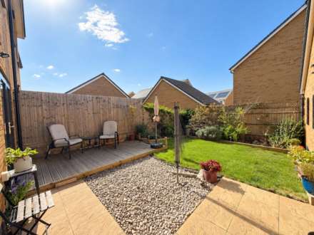 McCrae Road, Locking Parklands - Immaculately Presented Home, Image 10