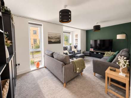 McCrae Road, Locking Parklands - Immaculately Presented Home, Image 4