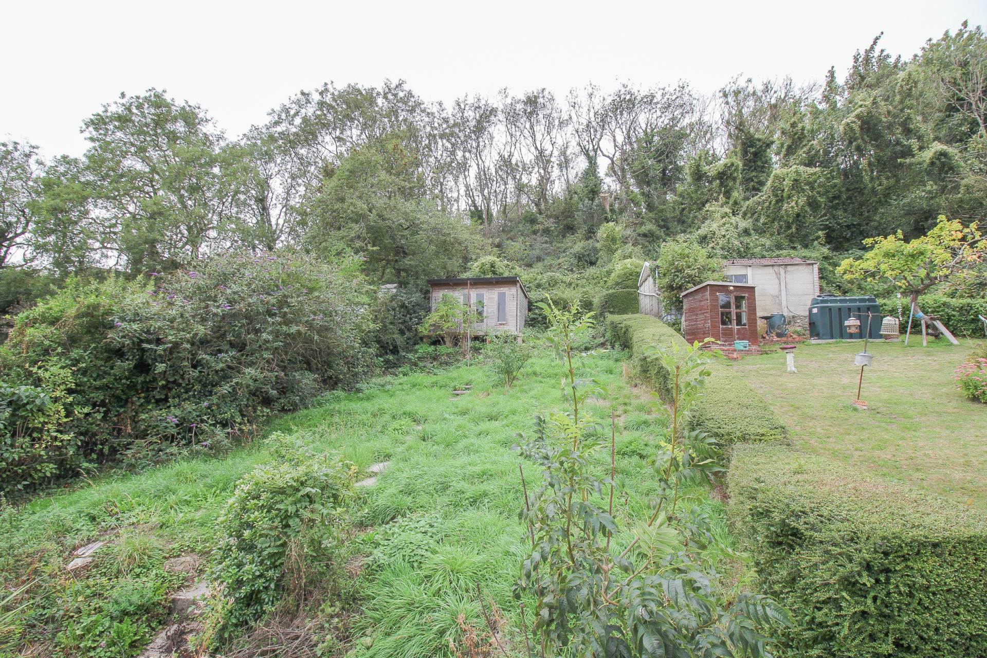 **Loxton**Beautifully Presented**150' Garden with Studio**3 Bedrooms**Open Plan Kit/Dining/Living Room**, Image 16