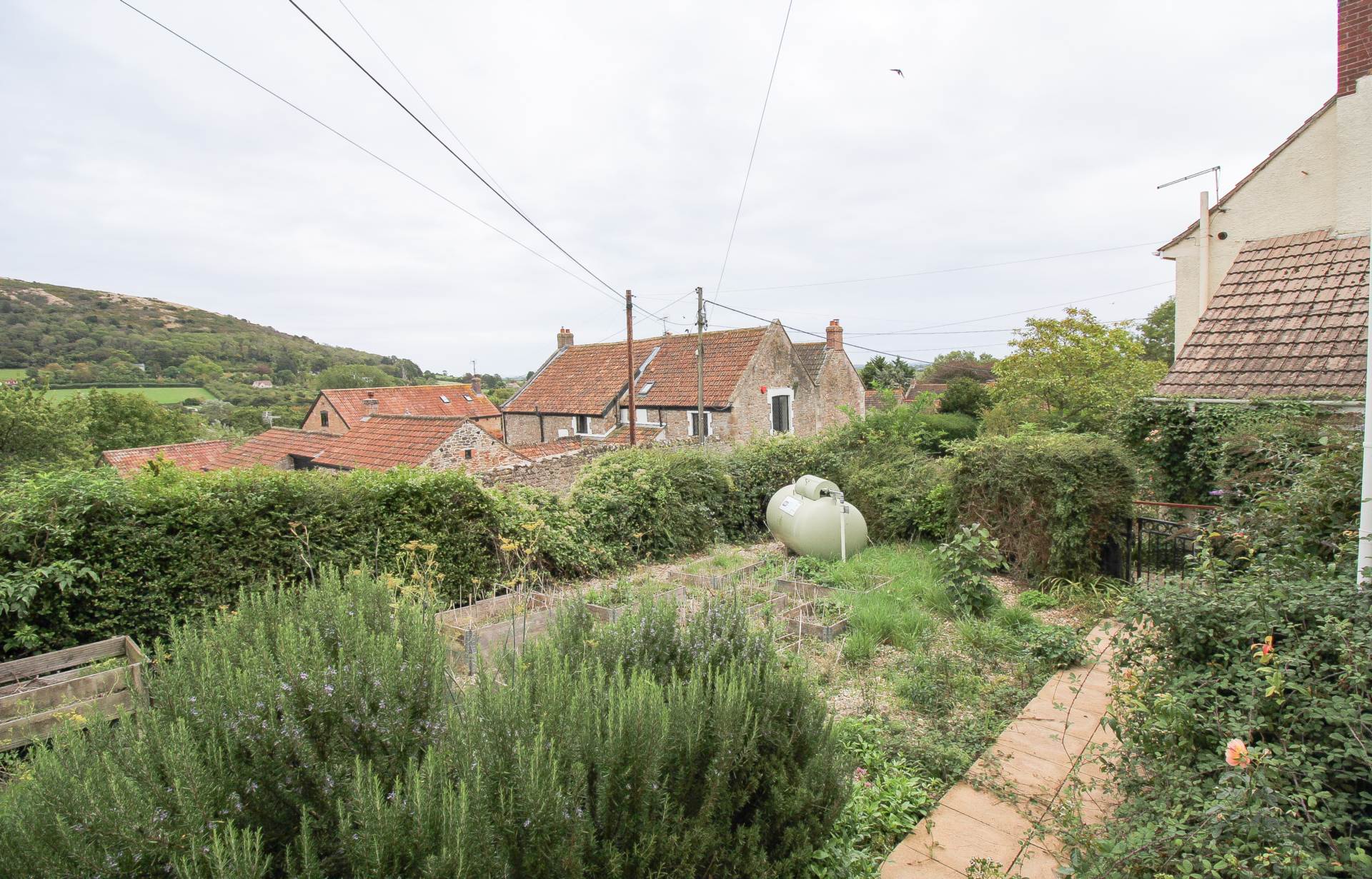 **Loxton**Beautifully Presented**150' Garden with Studio**3 Bedrooms**Open Plan Kit/Dining/Living Room**, Image 3