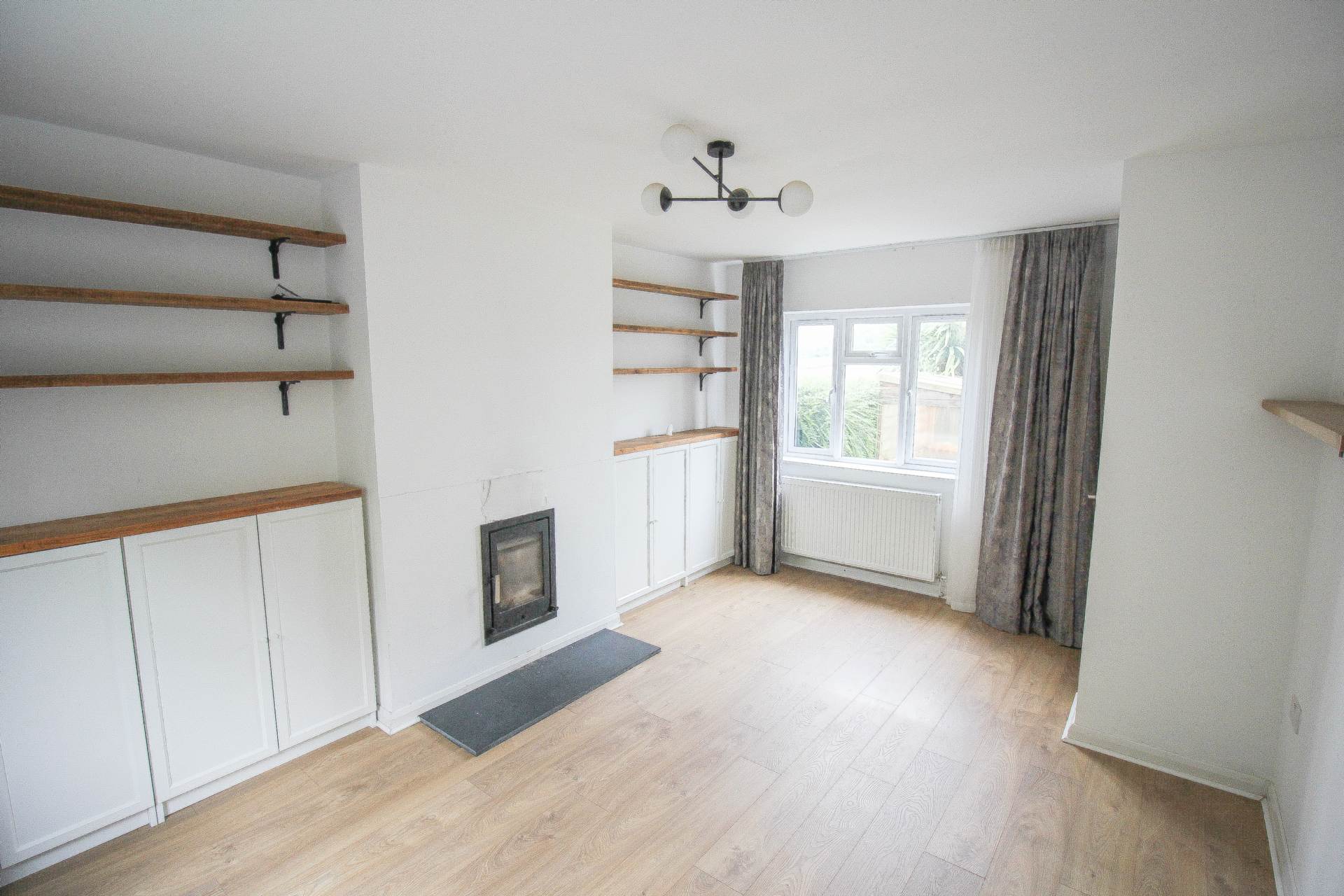 **Loxton**Beautifully Presented**150' Garden with Studio**3 Bedrooms**Open Plan Kit/Dining/Living Room**, Image 4