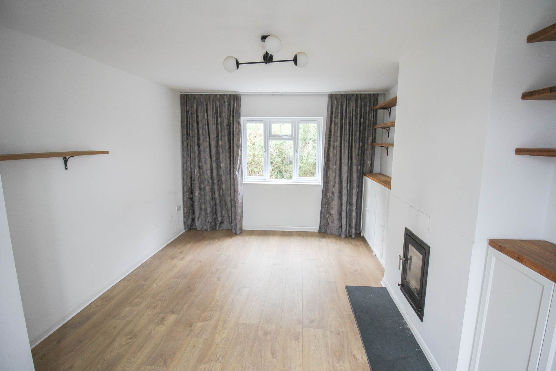 **Loxton**Beautifully Presented**150' Garden with Studio**3 Bedrooms**Open Plan Kit/Dining/Living Room**, Image 5