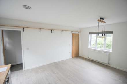 **Loxton**Beautifully Presented**150' Garden with Studio**3 Bedrooms**Open Plan Kit/Dining/Living Room**, Image 6